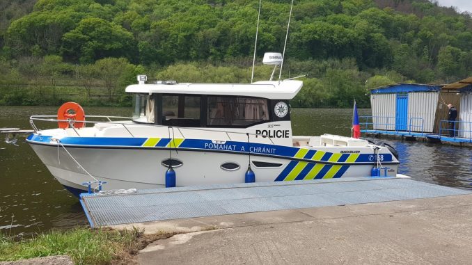 nový člun policie